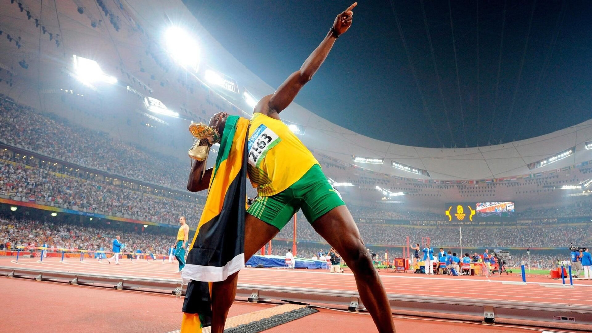 开云·体育官网APP下载-史密斯泳姿优雅，动作精准，史密斯训练